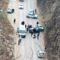 Teška saobraćajna nesreća na putu Sarajevo-Pale: Pet osoba povrijeđeno