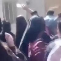 U Iranu otrovane djevojčice koje su učestvovale na protestima protiv nošenja hidžaba