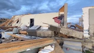 Desetine tornada pogodili centralni dio SAD: Tri osobe povrijeđene, uništene zgrade i dalekovodi