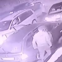 Video / Uznemirujući snimak iz Novog Pazara: Zaustavili automobil i bejzbol palicom tukli momka