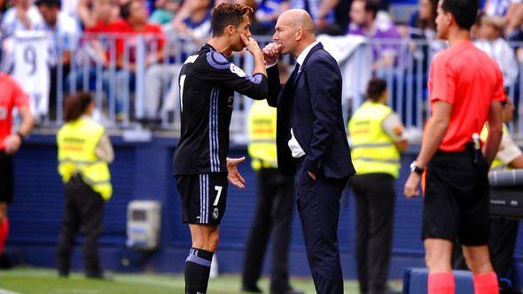 Zidan i Kristijano Ronaldo iz vremena kad su nastupali za Real Madrid - Avaz