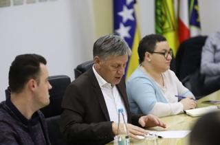 Kasumović se sastao s predstavnicima NK Čelik, "Robijaša" i vijećnicima