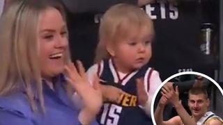 Predivna scena na košarkaškoj utakmici: Jokić mahao supruzi i kćerki, pokazao na svoj prsten