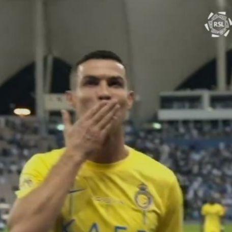 Video / Navijači Al Hilala skandirali "Mesi, Mesi", Ronaldo iznenadio reakcijom