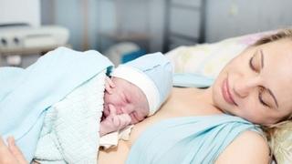 Šta se dešava tokom porođaja: Znamo da žene boli, a šta osjećaju bebe