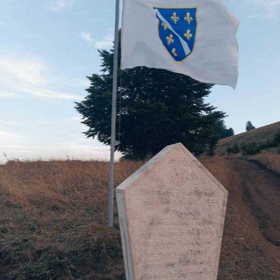 Nakon što je izgrađen put: Mještani Orahovice podigli stećak u čast Kasumovića