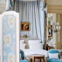 Za sobu poput Versajskih odaja Marije Antonete potrebno izdvojiti vrtoglavu sumu