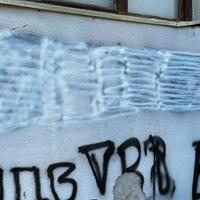 Prekrečen grafit koji veliča ratnog zločinca Ratka Mladića u Zvorniku