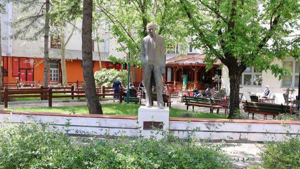 Predviđeno je polaganje cvijeća ispred spomenika Antunu Branku Šimiću - Avaz