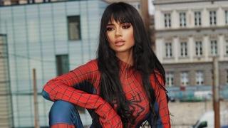 Voditeljica Alfa TV oduševila: Navukla kostim Spidermana i pozirala na sarajevskim krovovima