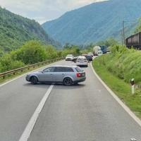 Video / Teška nesreća u Lašvi: Sudarilo se više automobila, obustavljen saobraćaj