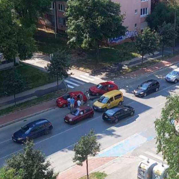 Saobraćajna nesreća u Sarajevu: Povrijeđene tri osobe