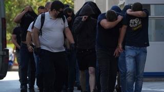 Svih 30 huligana u Atini ide u istražni zatvor, negiraju krivicu: "U pogrešno vrijeme, na pogrešnom mjestu"