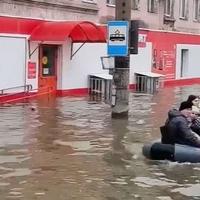 Više od 10.000 stambenih objekata poplavljeno širom Rusije
