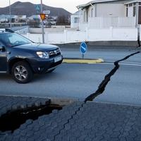 Samo danas zabilježeno 900 zemljotresa na Islandu, pojavile se pukotine u zemlji