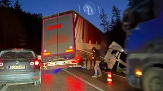 Nesreća kod Olova: Popriječio se kamion, nastala ogromna gužva