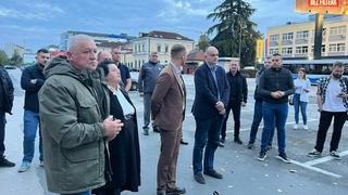 Deložacija parkinga "Autoprevoza": Stigao Stanivuković, prisutni brojni pripadnici policije