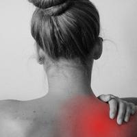 Bolovi u ramenima: Koji su znakovi za hitnu medicinsku pomoć