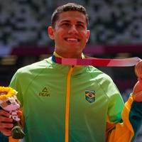 Olimpijski šampion u skoku sa motkom suspendovan zbog dopinga