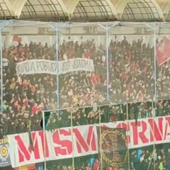 Parola crnogorskih navijača izmamila aplauz cijelog stadiona
