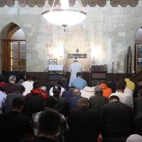 Muslimani u beogradskoj Bajrakli džamiji obilježili Lejletul-kadr