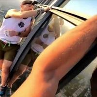 Objavio video koji će mnoge preplašiti: Ovako izgleda uspon bez opreme na golemi neboder