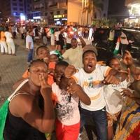 Potpuna ludnica u glavnom gradu Obale Slonovače: Navijači na sve strane slave veliki rezultat svoje reprezentacije