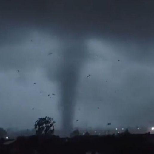 Tornado pogodio Milano, nebo usred dana postalo crno: Strašan snimak nevremena u Italiji
