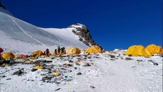 Mont Everest je prepun fekalija penjača: Uvodi se novo pravilo 