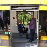 Dok BHRT gasi signal FTV-u, Forto i Nikšić se vozaju u tramvaju