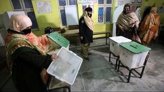 Pakistanci danas izlaze na izbore: Sve bi moglo ovisiti o moćnim generalima
