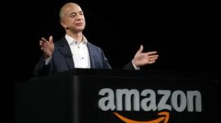 Džef Bezos počeo prodaju svog vlasništva u Amazonu: Evo koliko koštaju njegove akcije