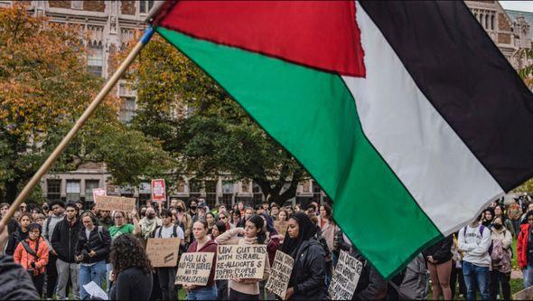 Masovni  protesti traju širom univerziteta u SAD: Traže prekidanje veza s izraelskim akademskim institucijama 