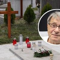 Ni godinu nakon smrti: Nema spomenika na grobu legendarnog Ćire Blaževića