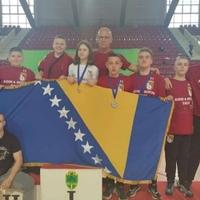 Hrvači "Bosne" osvojili četiri medalje na turniru u Puli