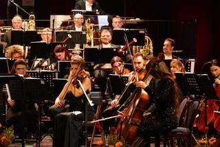"Avaz" na licu mjesta: Proslava započela koncertom Sarajevske filharmonije   