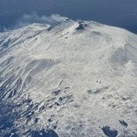 Vulkan Etna prekriven snijegom
