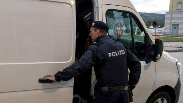 Austrijski istražitelji upali su jutros u nekoliko stanova  - Avaz