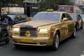Ulicama Indije možete se voziti u zlatnom taksiju