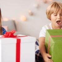 "Previše poklona može naškoditi djeci": Videosnimak pokrenuo burne reakcije