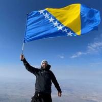 Na 5.137 metara visokom Araratu zavijorila se zastava BiH