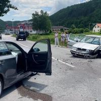 Žestok sudar u Gornjem Vakufu-Uskoplju: Najmanje dvoje povrijeđeno, učestvovalo i vozilo iz Češke