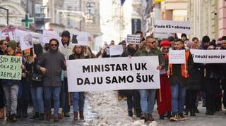 Novi protesti u Sarajevu zbog smanjenih subvencija za stanove: "Koju poruku mladima šalje Vlada"