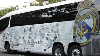 Udes autobusa sa igračima Real Madrida: Navijač se zabio automobilom u njih dok ih je pokušao snimati