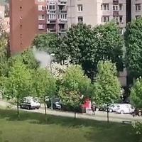 Požar na Alipašinom Polju: Gorio automobil, vatrogasci spriječili veću štetu