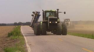 Neobična scena u Hrvatskoj: Mladić traktorom bježao policiji