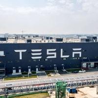 Tesla će izgraditi novu fabriku baterija u Šangaju