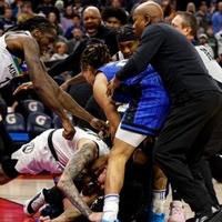 Totalni haos na NBA parketu: Tučnjava kakve dugo nije bilo