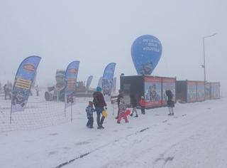 "Avaz" na Zlatiboru: Gusta magla nije spriječila brojne turiste da uživaju u snijegu