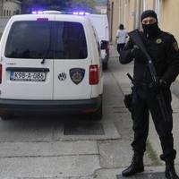 Policija u Sarajevu uhapsila dvojicu momaka zbog nasilničkog ponašanja i oštećenja tuđe stvari 